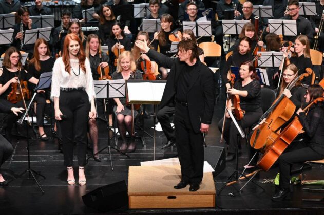 FOTO: Koncert Novomeškega simfoničnega orkestra v Šentjerneju