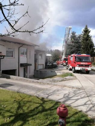 V&F: Ogenj nad hišo, k sreči brez poškodovanih