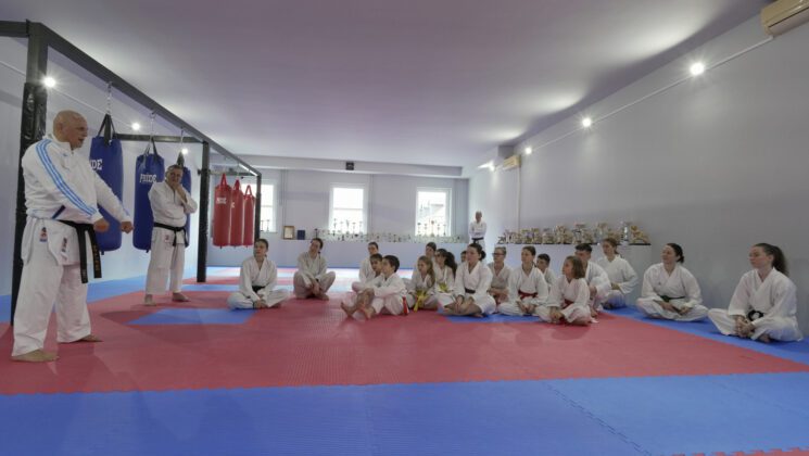 FOTO: Šport povezuje. Karate Klub Nm gostil prijatelje iz Italije