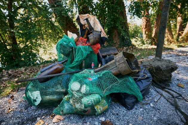 FOTO: Potapljači na EKO 2023 iz Krke izvleki za pol tone odpadkov